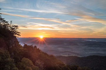 Fototapeta na wymiar Sunrise in Cumberland Gap, Tennessee