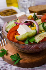 Salad of raw vegetables in oil