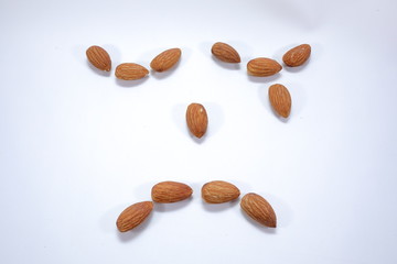 sign of emotion (face) by nuts (almond)