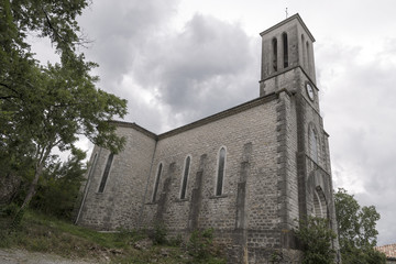 Fototapeta na wymiar church in front of bad clouds