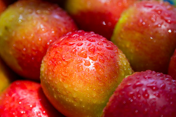 Apple is sold in the market, red apples are sweet and tasty