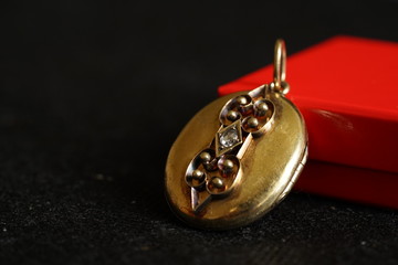 Medallion um 1870 