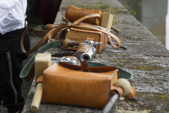 Powder guns and Equipment for the traditional custom of firecrackers shooting
