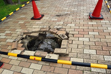 陥没した道路