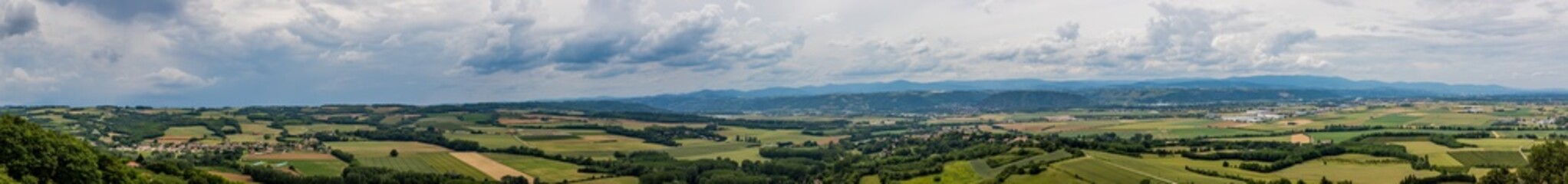 Fototapeta na wymiar Panorama de la vallée du Rhône depuis la Tour d'Albon