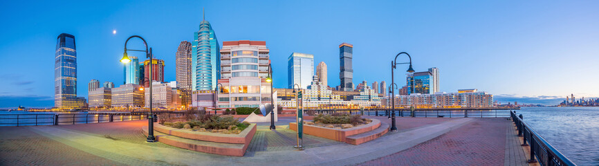 View from Hudson River Waterfront in Jersey City - obrazy, fototapety, plakaty