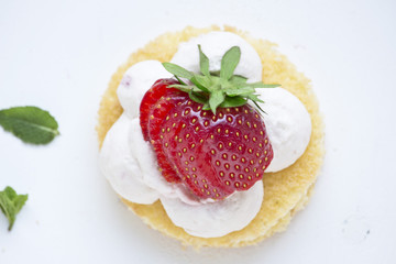 strawberry cake with cream gluten free
