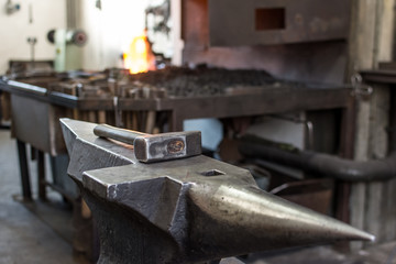 schmied in kunstschmiede