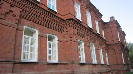 больница на Грачева в Мотовилихе/бывший хирургический корпус,теперь детская поликлиника/