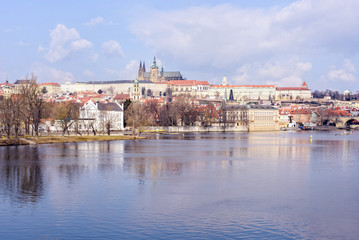 Fototapeta na wymiar Prague castle, St. Nicholas Church and city in a clear day