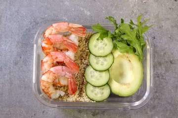 Gordijnen Healthy meal prep containers with quinoa and shrimp © juliamikhaylova