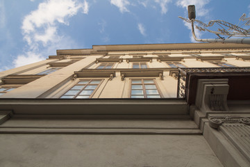 Extremperspektive - Fassade von einem Gebäude in Budapest