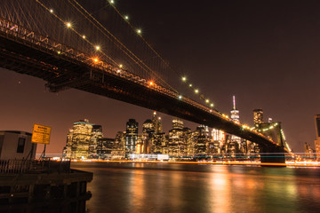 Fototapeta na wymiar New York ponte luci grattacieli