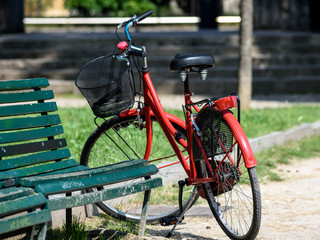 Fototapeta na wymiar Bicicletta a Milano