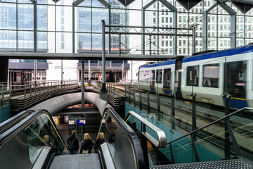 L'Aia, Den Haag, Olanda, Paesi Bassi, stazione ferroviaria e tram