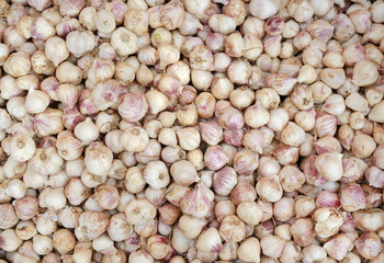 garlic on market stand.