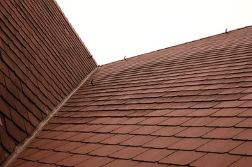 Dachfläche mit Schieferplatten