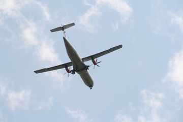 Fototapeta na wymiar Propellermaschine / Flugzeug mit Propellerantrieb