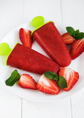 homemade strawberry ice cream