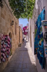 Fototapeta Lindos, Grecja - romantyczne uliczki obraz