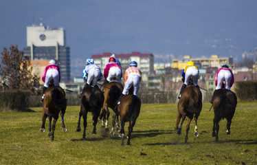 horseracing in the city