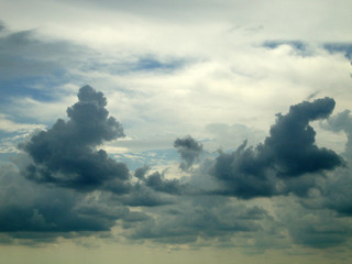 Obraz na płótnie Canvas clouds sky before thunderstorm storm clouds cloudy sky background texture