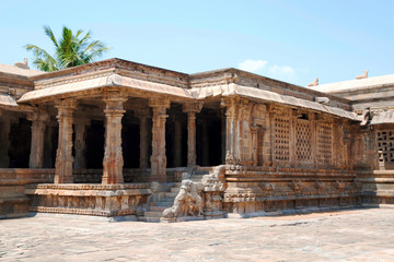 Obraz premium Mandapas in the north west corner, Airavatesvara Temple, Darasuram, Tamil Nadu