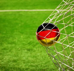 Photo sur Plexiglas Foot Fussball mit deutscher Flagge