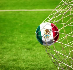 Papier Peint photo Lavable Foot Ballon de soccer avec drapeau mexicain