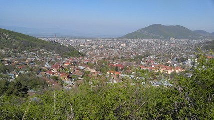 Fototapeta na wymiar View of the city of Sheki from the nearby mountains.