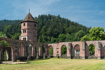 Torturm und Kreuzgang im ehemaligen Kloster Hirsau