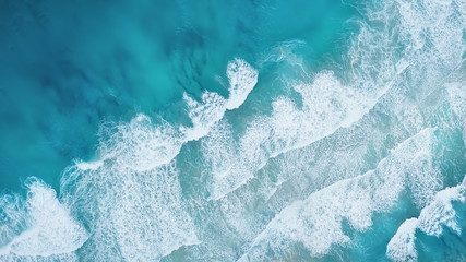 Panele Szklane  Fale na plaży jako tło. Piękne naturalne tło w okresie letnim