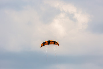 Paraschute