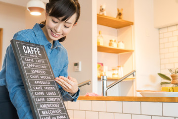 カフェ・スタッフ