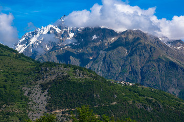 Fototapeta na wymiar Französischen Alpen bei Valllouis und Puy Saint Vincent
