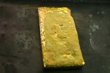 Gold ingot for jewelry making
