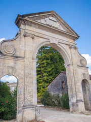 Fototapeta na wymiar Porte saint cibard