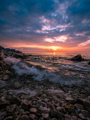 Obraz premium Wideangle photo of sunset and waves on island Vir, Zadar county, Croatia
