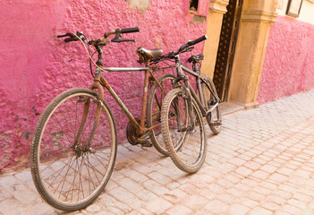 Fototapeta na wymiar bicycles parked on the street 