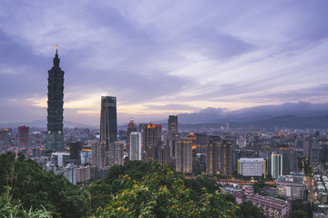 Fototapeta premium Pejzaż miejski w Tajpej, Tajwan