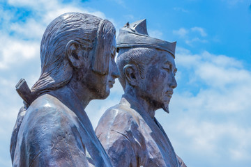 静岡県伊豆の国市　蛭ヶ小島の頼朝・政子像