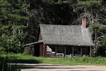 Fototapeta premium Basin Depot Cabin in Algonquin Park