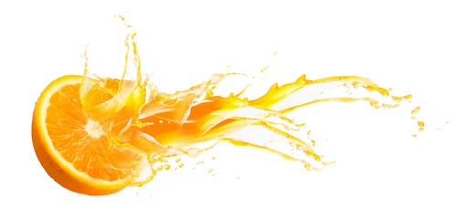 Poster Verzameling van verse helft van rijp oranje fruit floation met jus d& 39 orange splash geïsoleerd op een witte achtergrond © Kaikoro