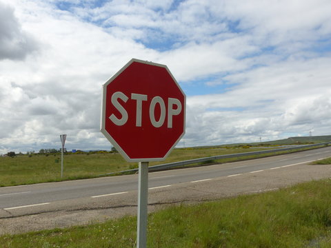 SE&Ntilde;AL DE TR&Aacute;FICO, STOP