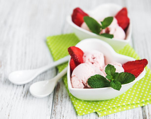 Strawberry ice cream