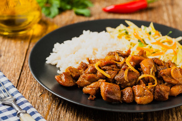 Sweet, caramelized fried chicken with soy sauce in Vietnamese.
