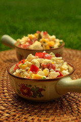 Vegetable salad with raw cauliflower