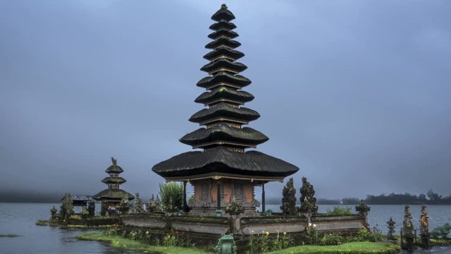 hyper lapse Ulun Danu Beratan Temple and Beratan Lake , Bali ,Indonesi