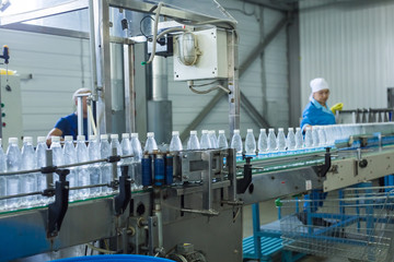 Water factory - Water bottling line for processing and bottling pure spring water into small bottles
