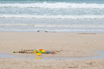 Fototapeta na wymiar kid toys at the beach.